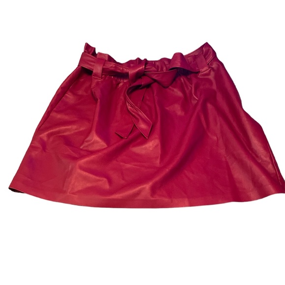 {ELOQUII} Faux Leather Red Paperbag Waist Skirt with Tie and Pockets Size 26 - Picture 5 of 13